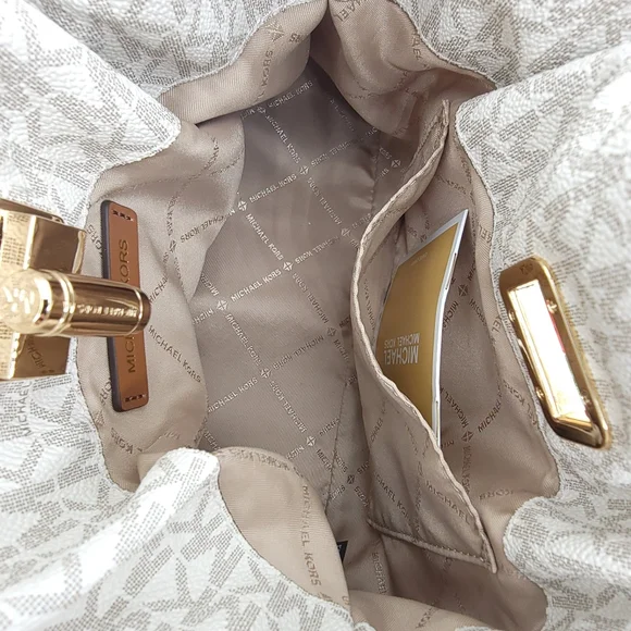 Michael Kors  Logo LG Crossbody Vanilla - Picture 5 of 10